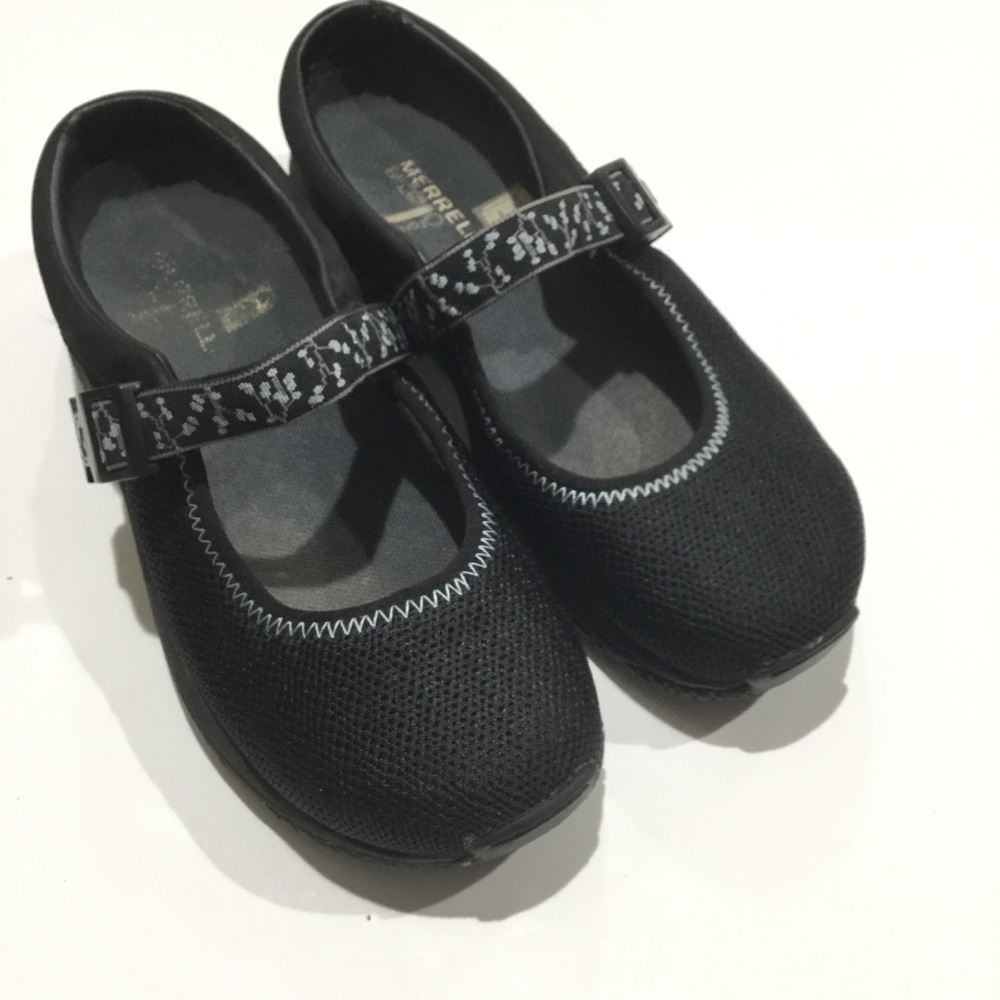 ✅SOLD✅Merrell black slip on Mary Jane sz 7